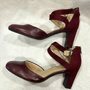 Smooth and suede-like leather heel 9.5 in burgundy